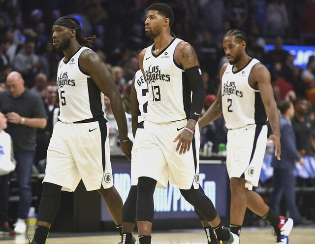 直塞到肋部 直塞到肋部